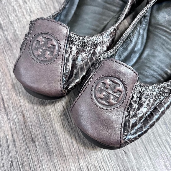 *Tory Burch | Eddie Snakeskin Flats in Brown Size 6 - Picture 4 of 14